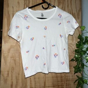 Cute white embroidered tee, slightly cropped